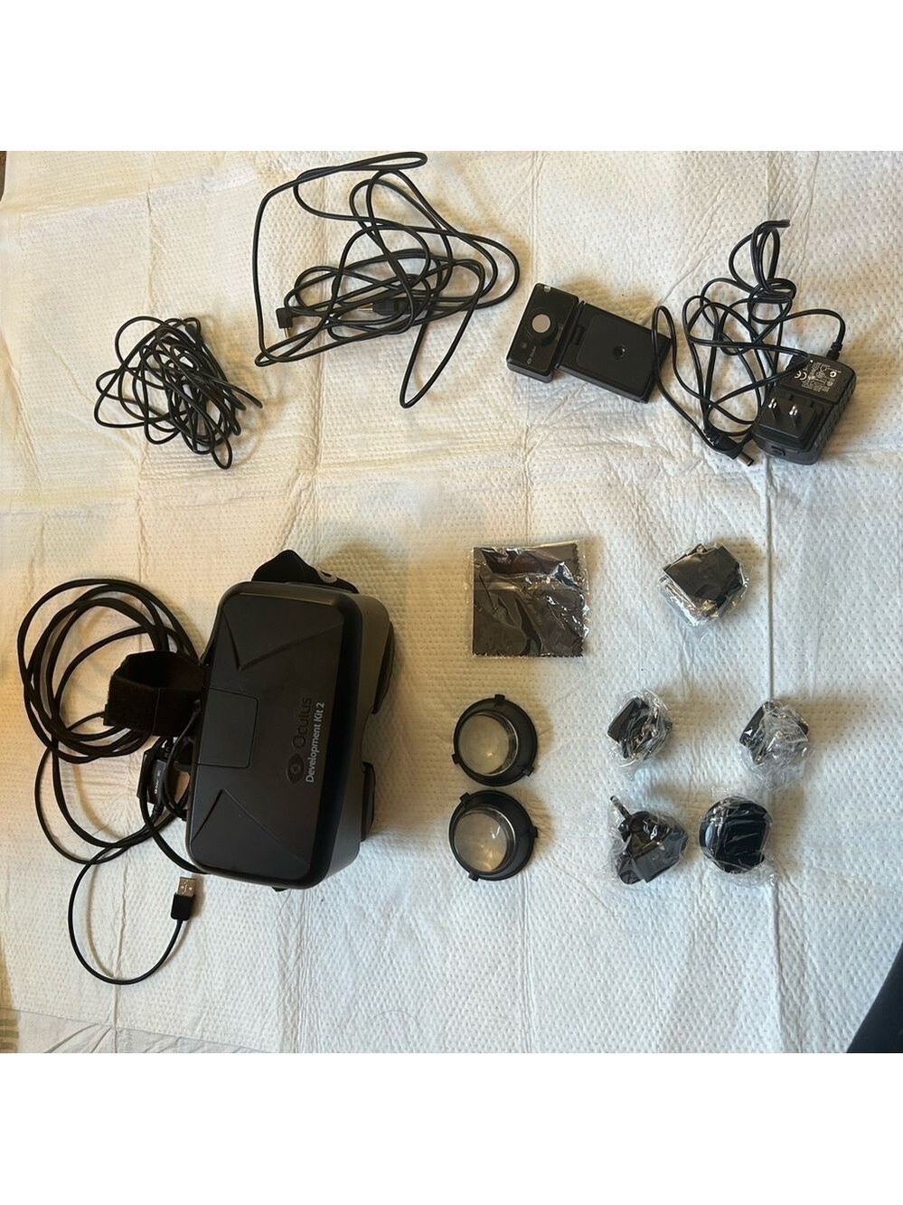 Oculus VR Rift DK2 Development Kit 2 with Accessories - Picture 4 of 9